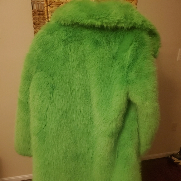 AKIRA Lush Green Teddy Jacket - Picture 4 of 7